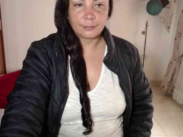 vivian-milf-paint webcam