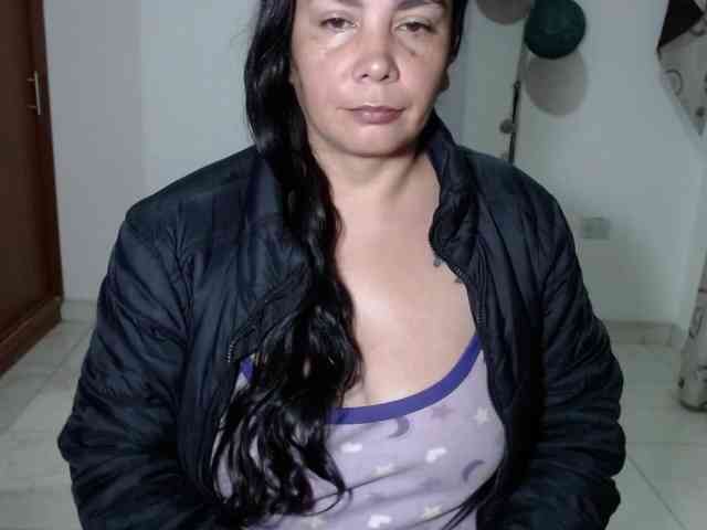 vivian-milf-paint webcam