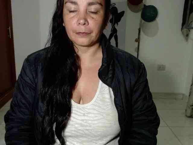 vivian-milf-paint webcam