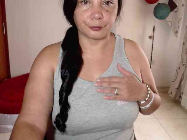 vivian-milf-paint webcam