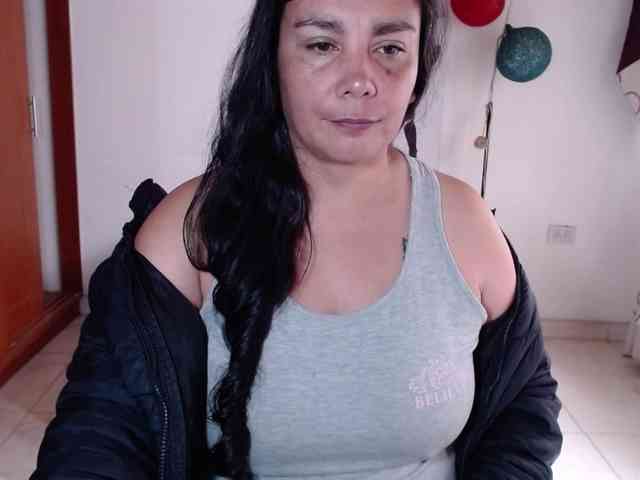 vivian-milf-paint webcam