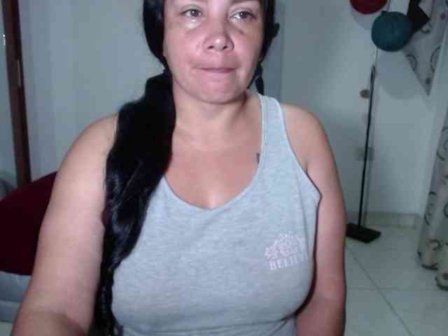 vivian-milf-paint webcam