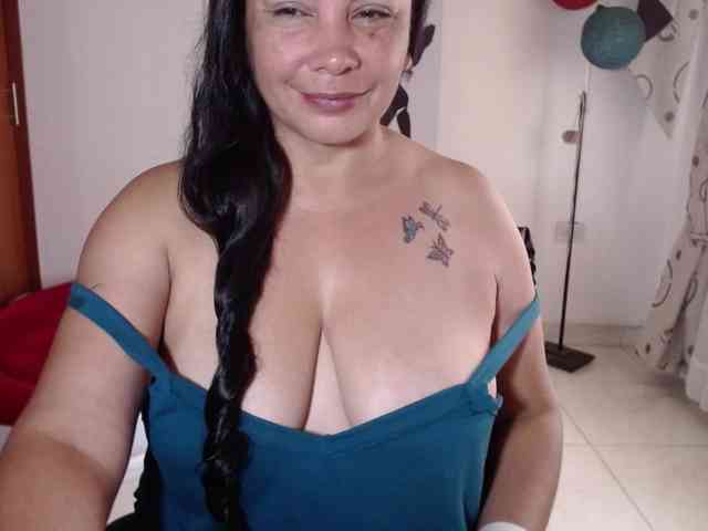 vivian-milf-paint webcam