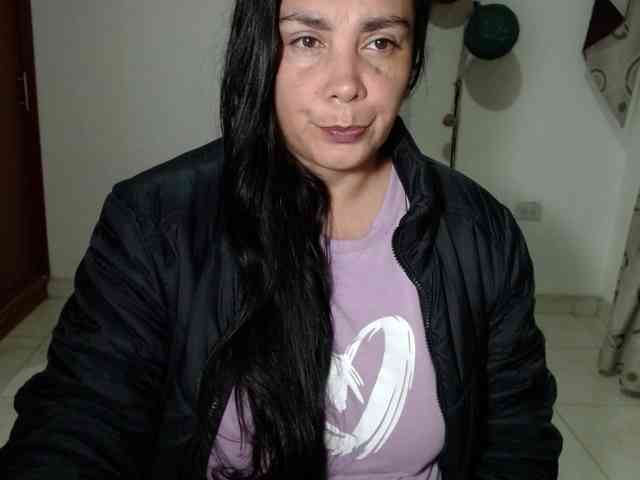 vivian-milf-paint webcam