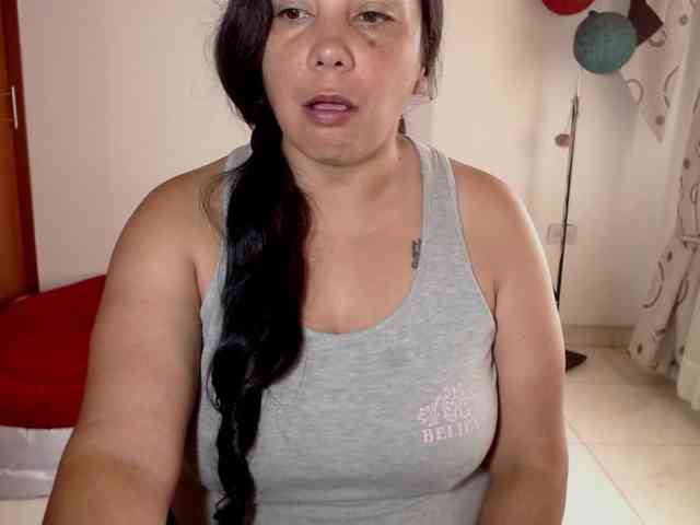 vivian-milf-paint webcam