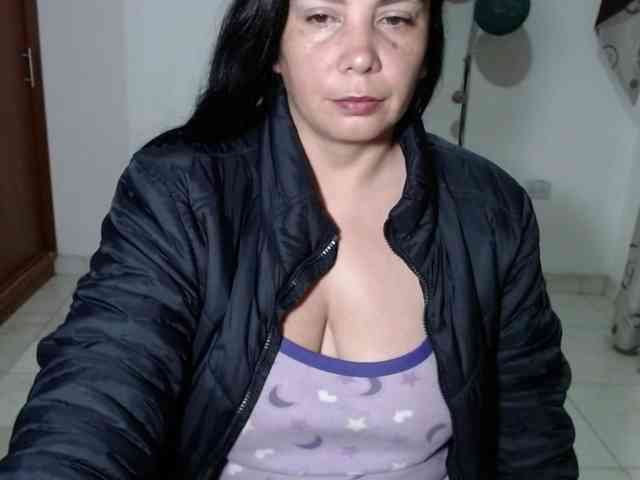 vivian-milf-paint