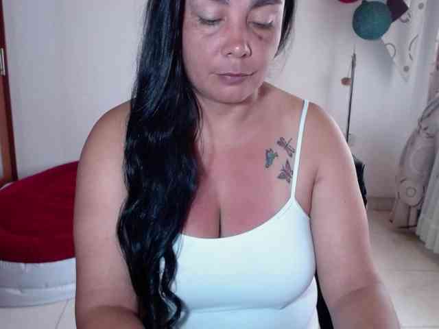 vivian-milf-paint webcam