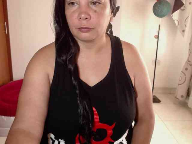 vivian-milf-paint webcam