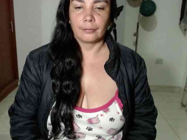 vivian-milf-paint webcam