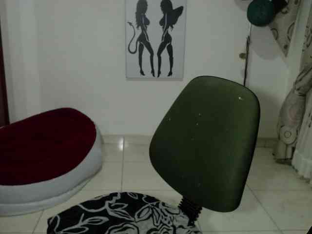 vivian-milf-paint webcam