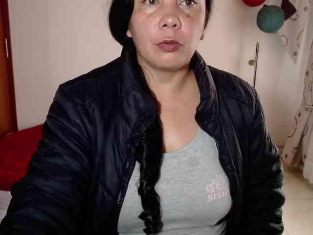 vivian-milf-paint webcam