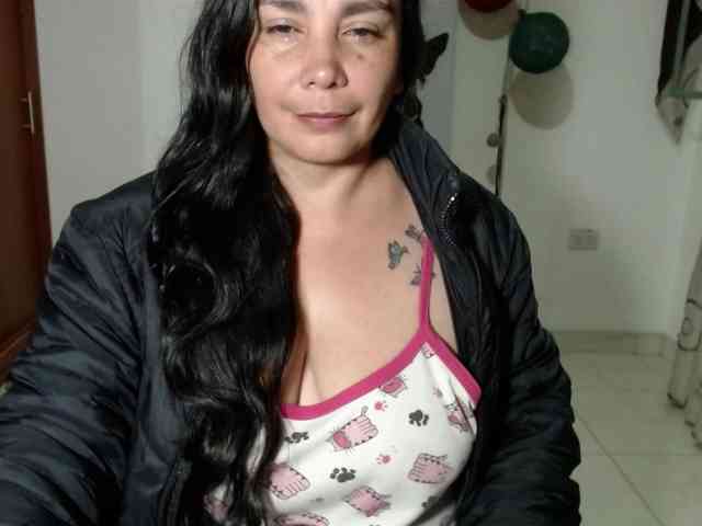 vivian-milf-paint webcam