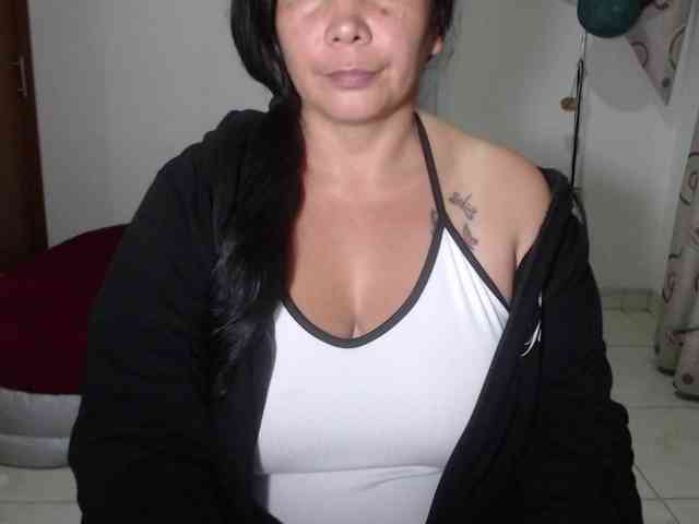 vivian-milf-paint webcam