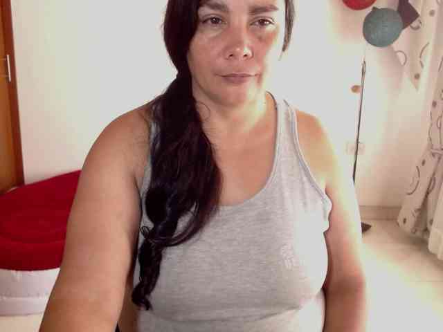 vivian-milf-paint webcam