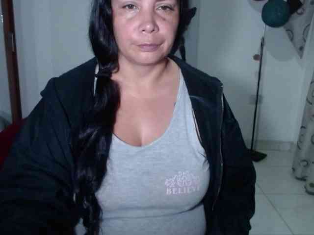 vivian-milf-paint webcam