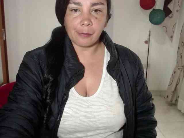 vivian-milf-paint webcam