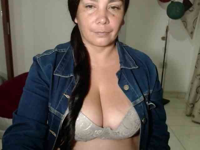 vivian-milf-paint webcam