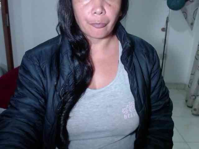 vivian-milf-paint webcam