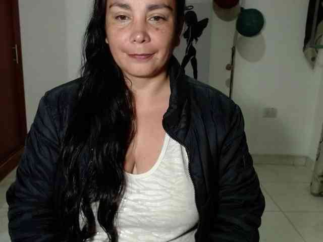vivian-milf-paint webcam
