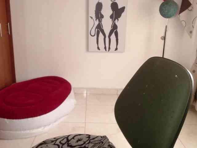 vivian-milf-paint webcam