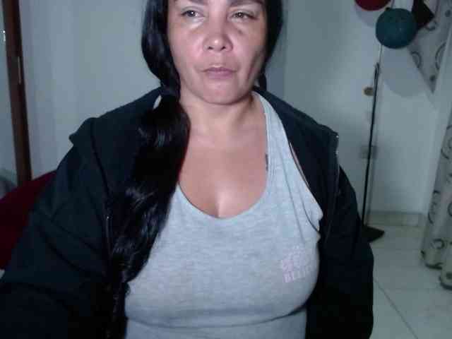 vivian-milf-paint webcam