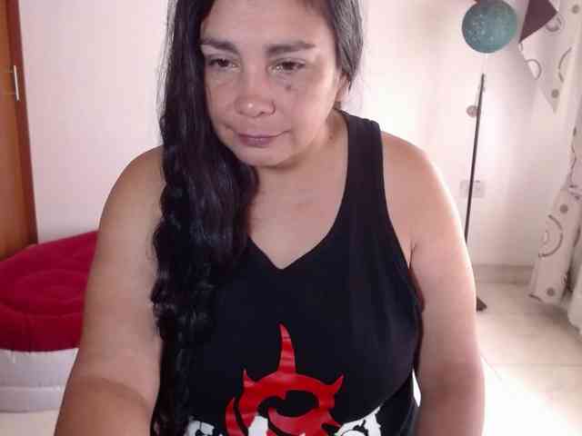 vivian-milf-paint webcam