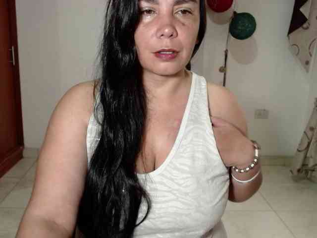 vivian-milf-paint webcam