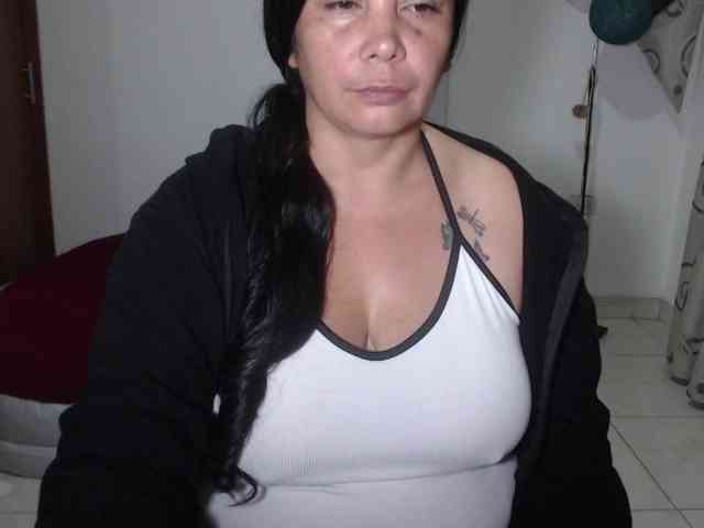 vivian-milf-paint webcam