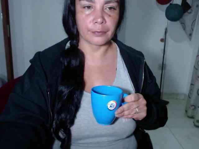 vivian-milf-paint webcam