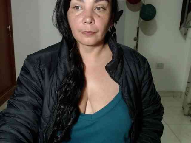 vivian-milf-paint webcam