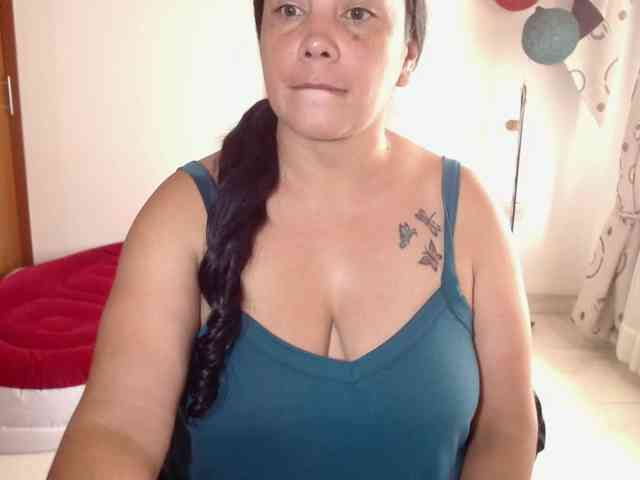 vivian-milf-paint webcam