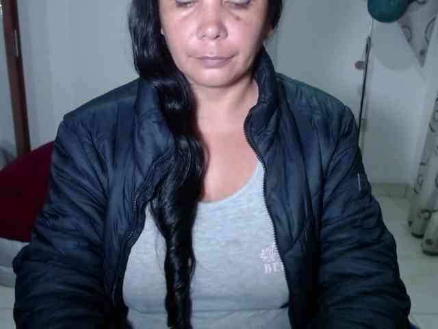 vivian-milf-paint webcam