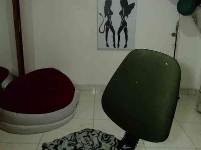 vivian-milf-paint webcam