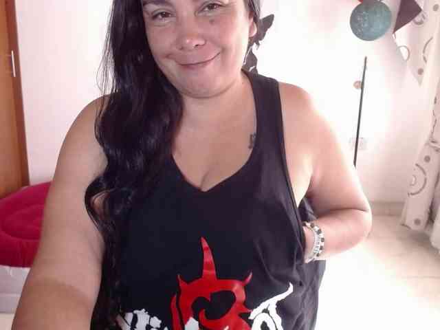 vivian-milf-paint webcam