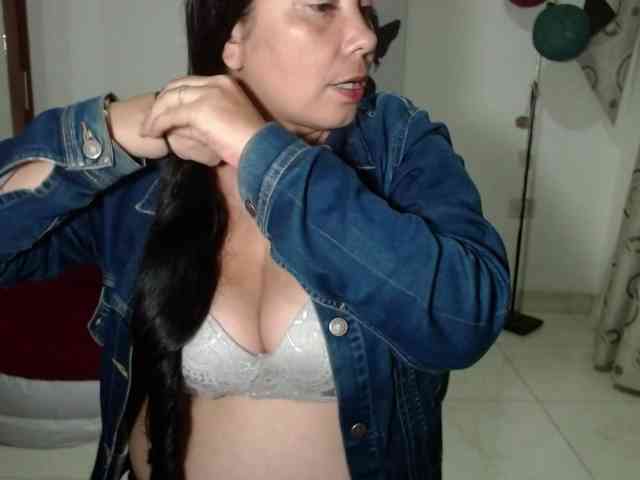 vivian-milf-paint webcam