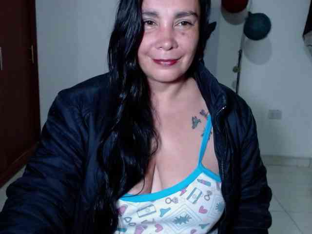 vivian-milf-paint bongacams