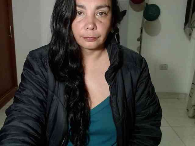 vivian-milf-paint webcam