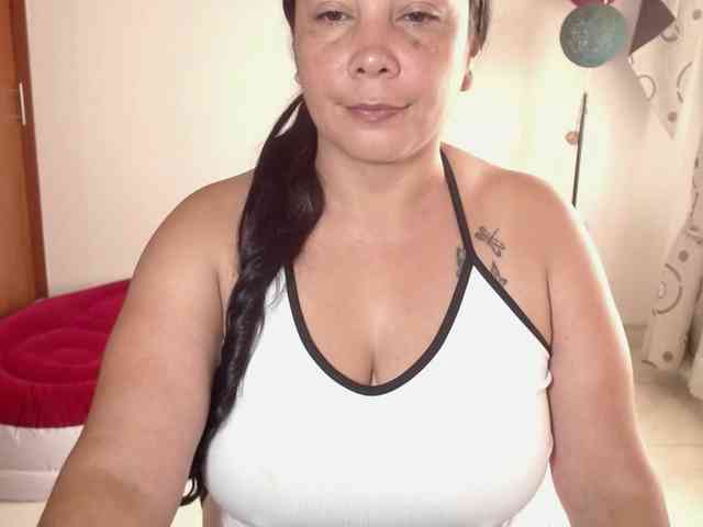 vivian-milf-paint webcam