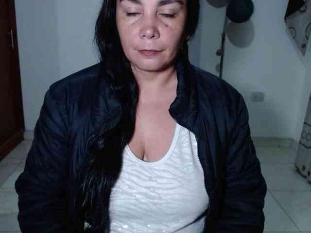 vivian-milf-paint webcam