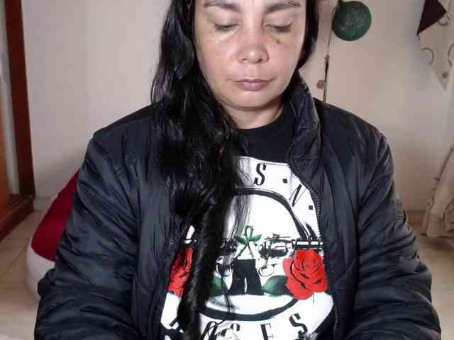 online sex chat room Vivian-milf-paint