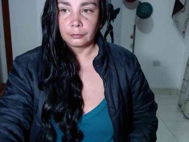 vivian-milf-paint webcam