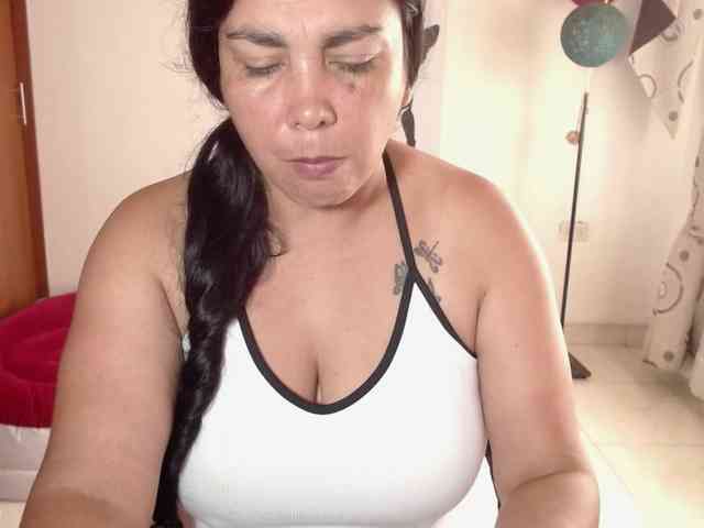 vivian-milf-paint webcam