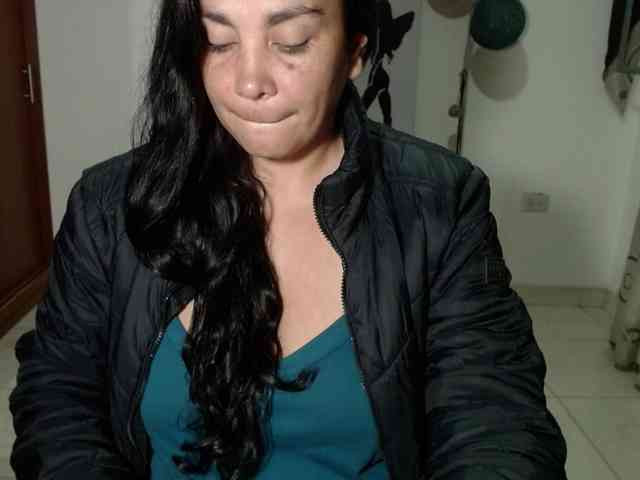 vivian-milf-paint webcam