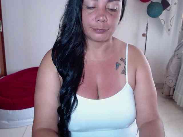 vivian-milf-paint webcam