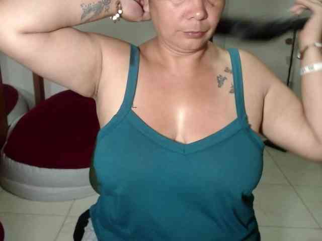 vivian-milf-paint webcam