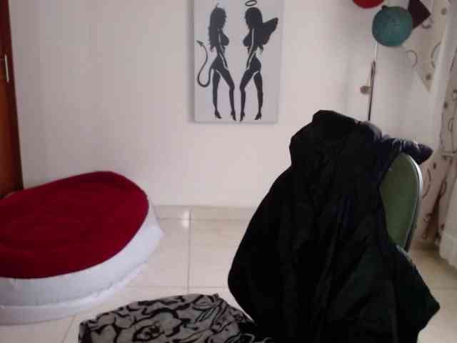 vivian-milf-paint webcam