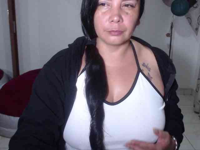 vivian-milf-paint webcam