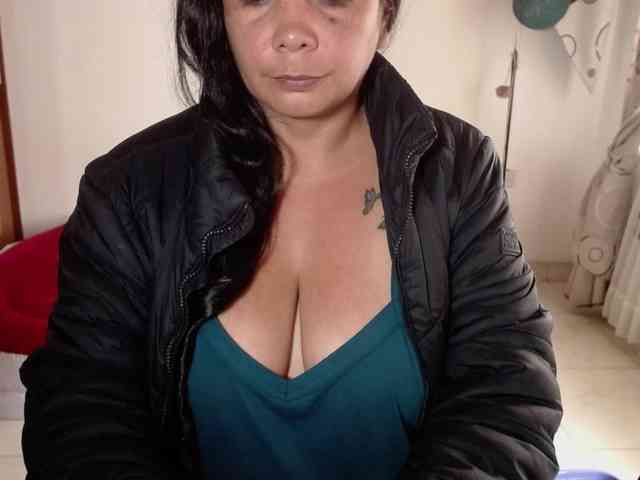 vivian-milf-paint webcam