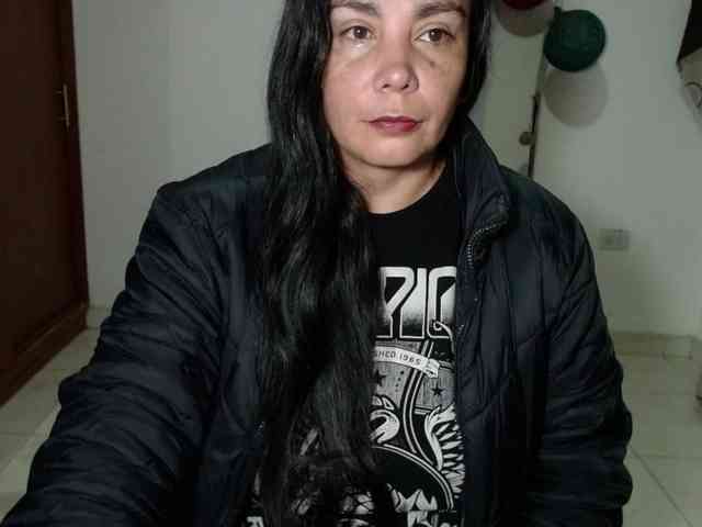 vivian-milf-paint webcam