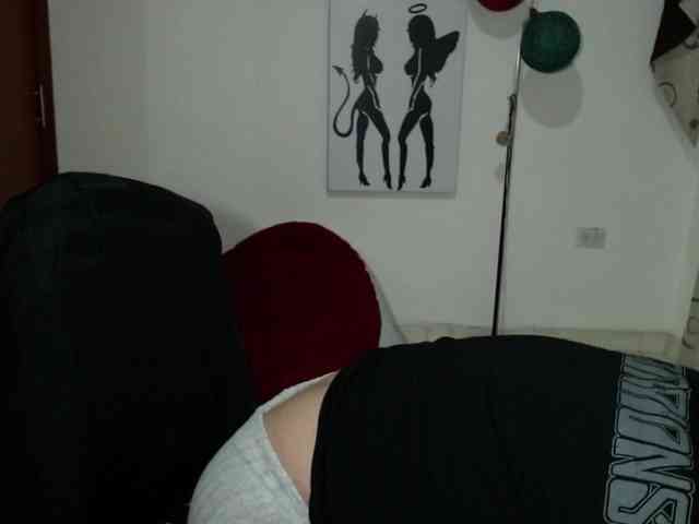 vivian-milf-paint webcam